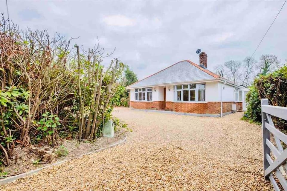 The Retreat Chalet in New Milton