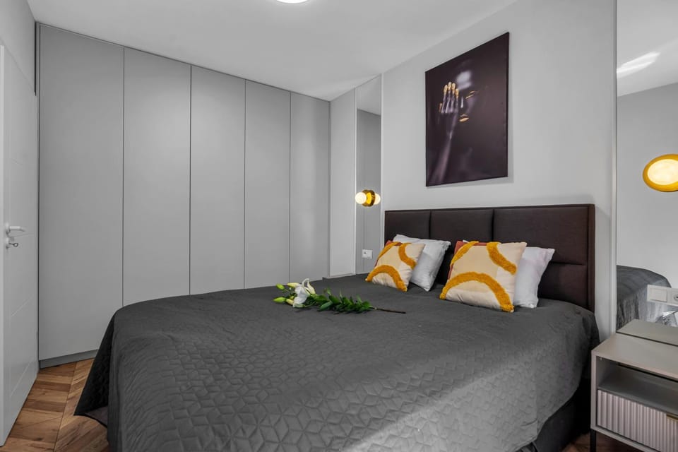 Bed, Photo of the whole room, Bedroom, wardrobe