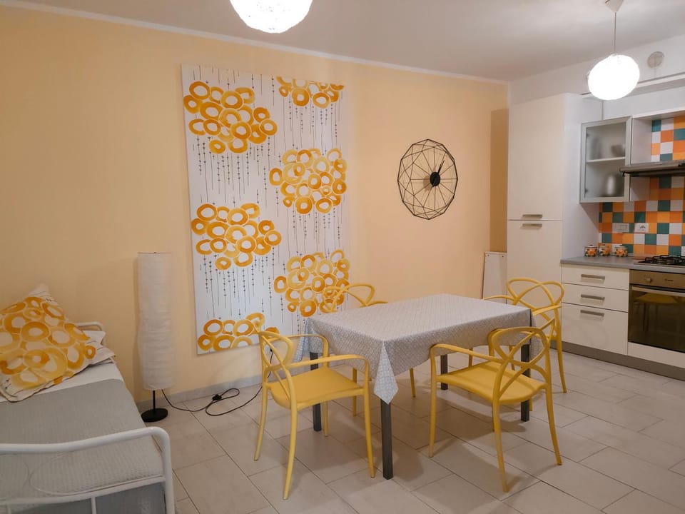 Lounge or bar, Dining area