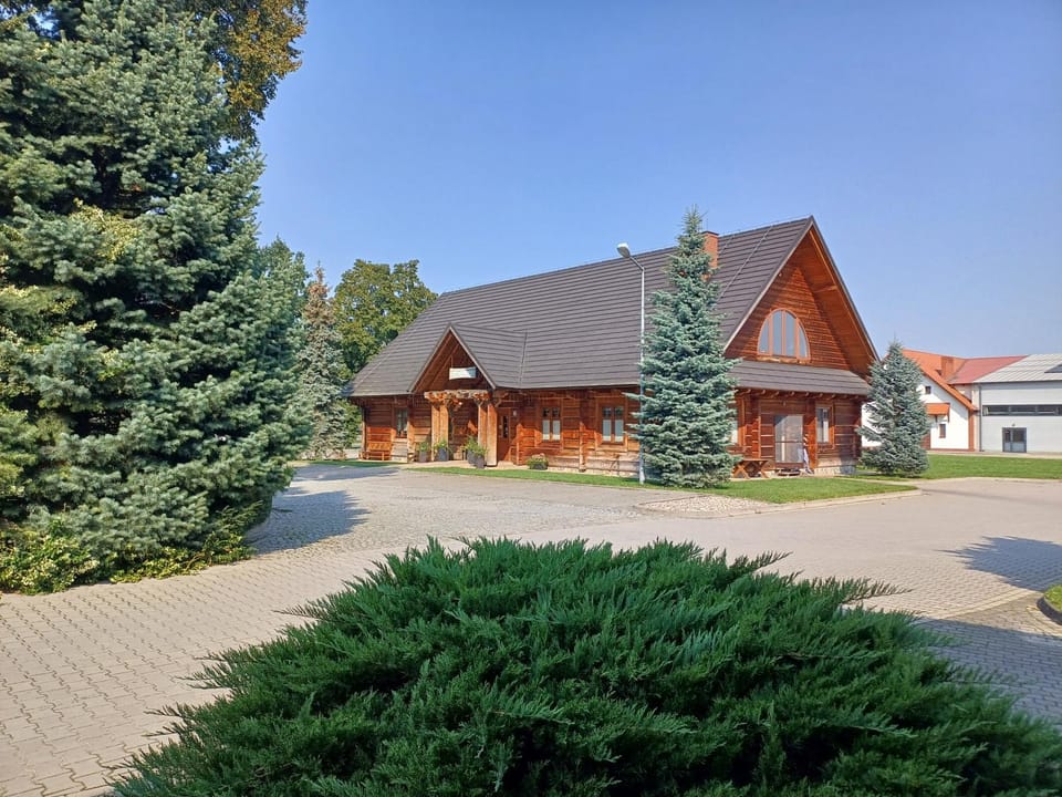 Property building, Restaurant/places to eat