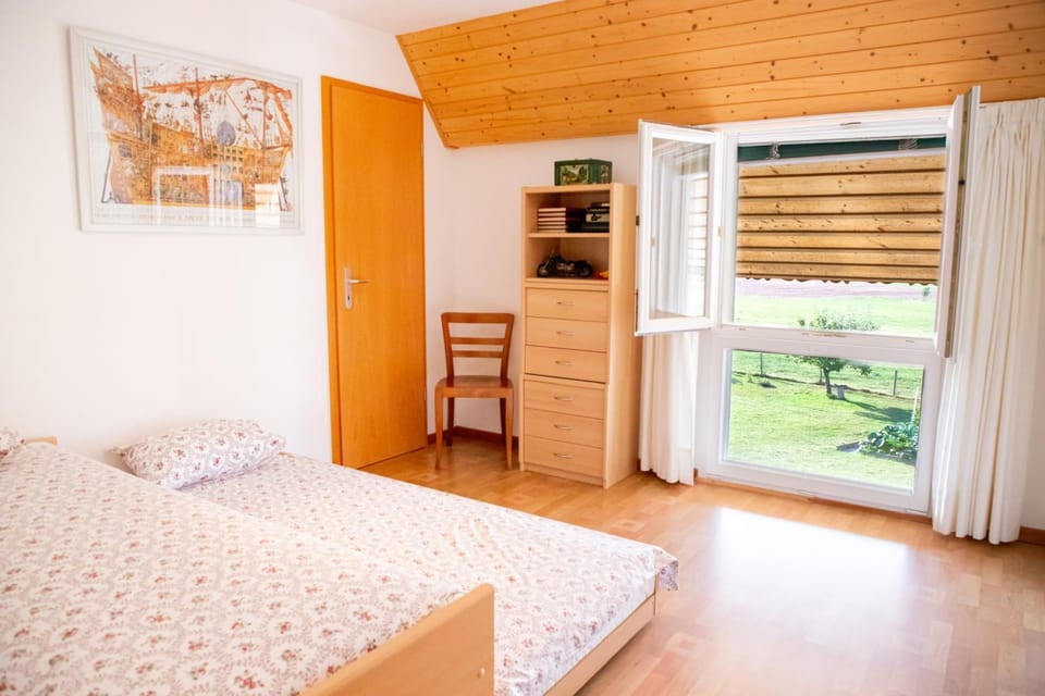 Bed, Photo of the whole room, Bedroom, Garden view