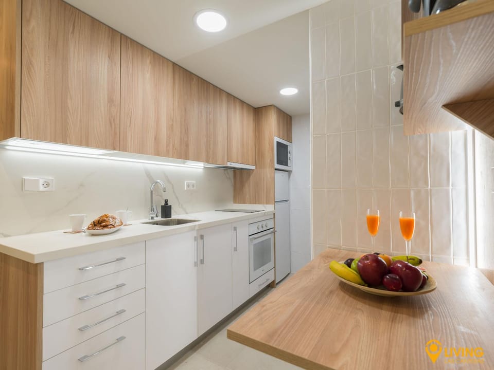 Breakfast, minibar, pet friendly, wardrobe, kitchen