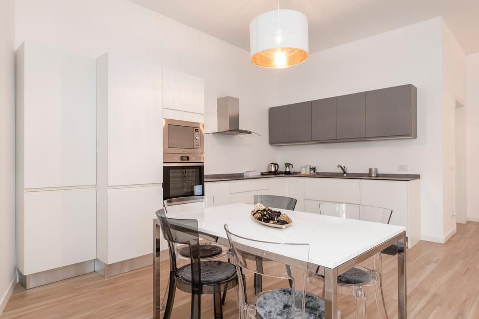 Kitchen or kitchenette, Dining area, minibar, pet friendly, stove