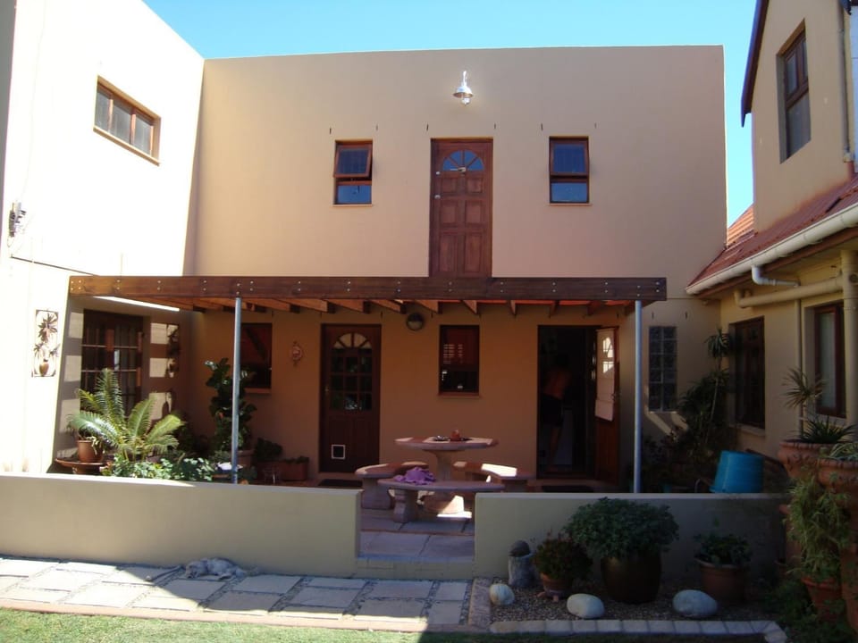 Property building, Day
