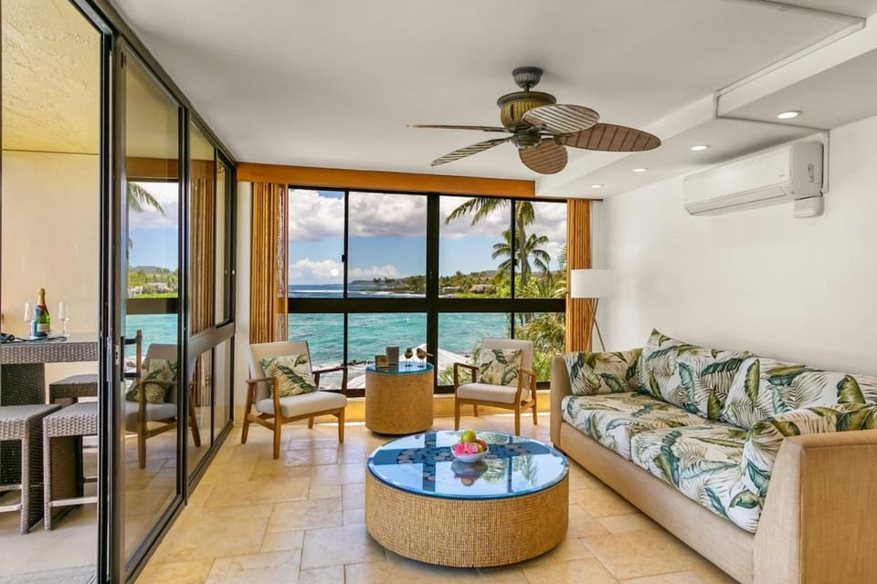 Kuhio Shores 319: Oceanfront in Poipu with A/C! House in Poipu