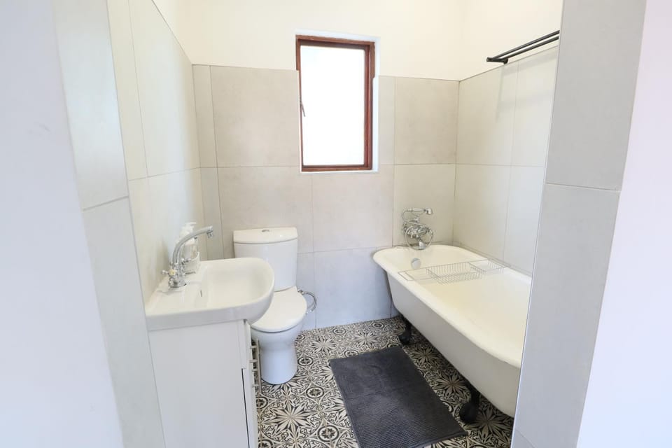 Toilet, Bathroom, Bath