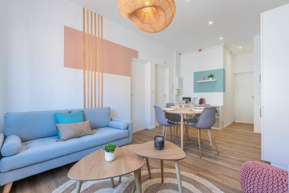 2 bedroom apartment near tram, CHR + parking Apartment in Hauts-de-France
