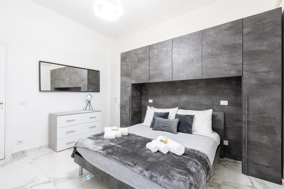 TV and multimedia, Photo of the whole room, Bedroom, towels