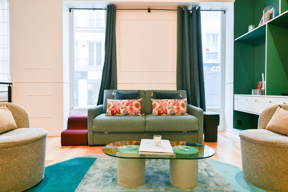 Le Marais Pl de la Bastille 3BD 3BTH for 10 guests Apartment in Paris