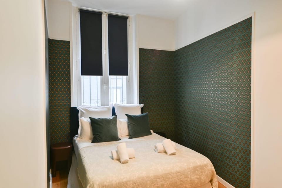 Le Marais Pl de la Bastille 3BD 3BTH for 10 guests Apartment in Paris