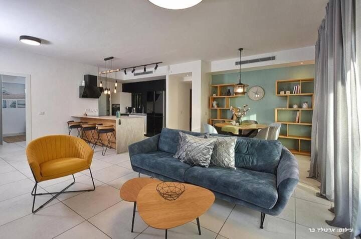 Kitchen or kitchenette, Living room, Seating area, Dining area, minibar, oven