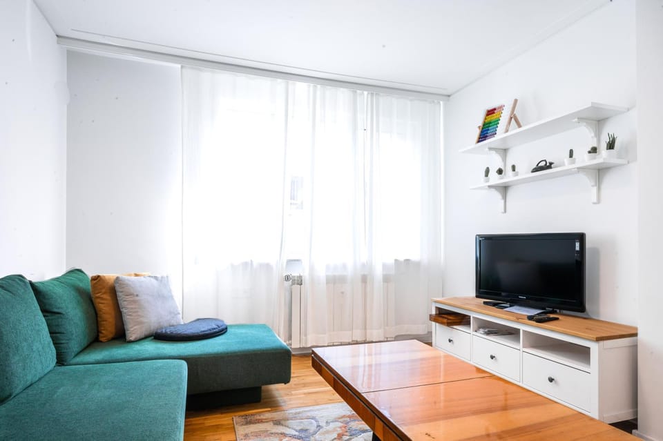 TV and multimedia, Seating area