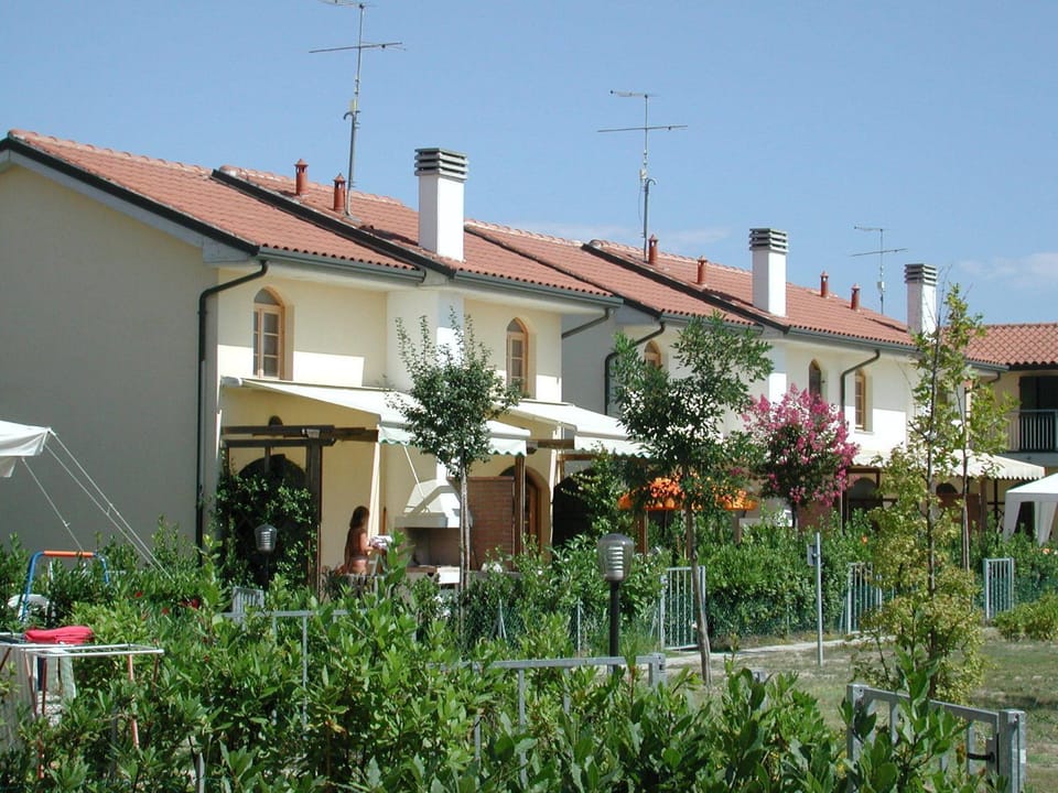 Property building, Day
