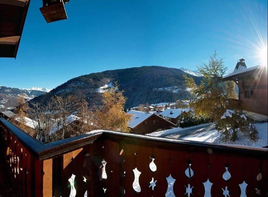 Meribel Les Allues Ski Chalet with beautiful views Chalet in Les Allues