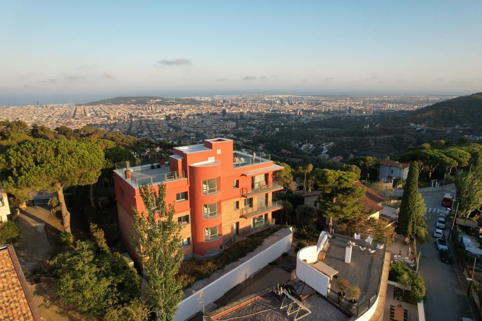 Property building, Neighbourhood, Natural landscape, Bird's eye view, City view, Mountain view