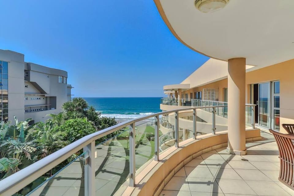 Bermudas 3 Bedroom Penthouse, Ballito Apartment in Dolphin Coast