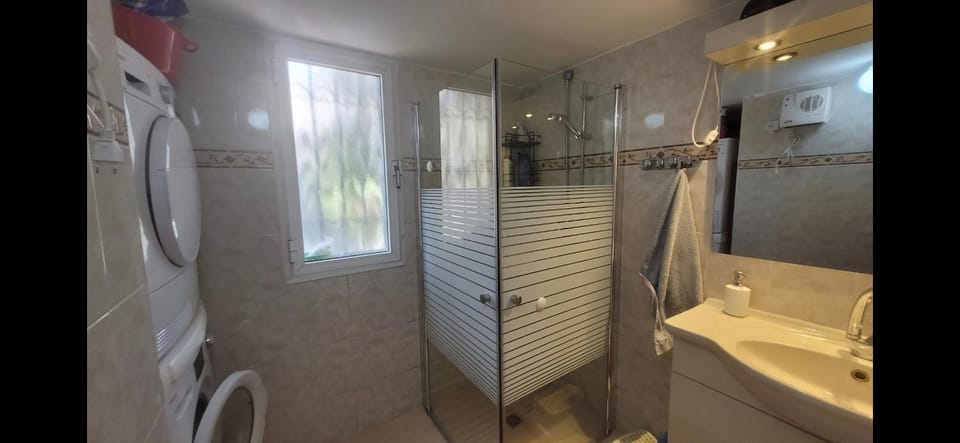 3 bedrooms by the sea-family space Apartment in Haifa