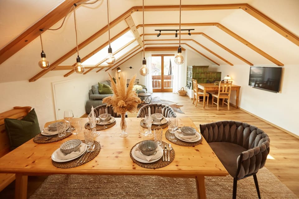 Living room, Food