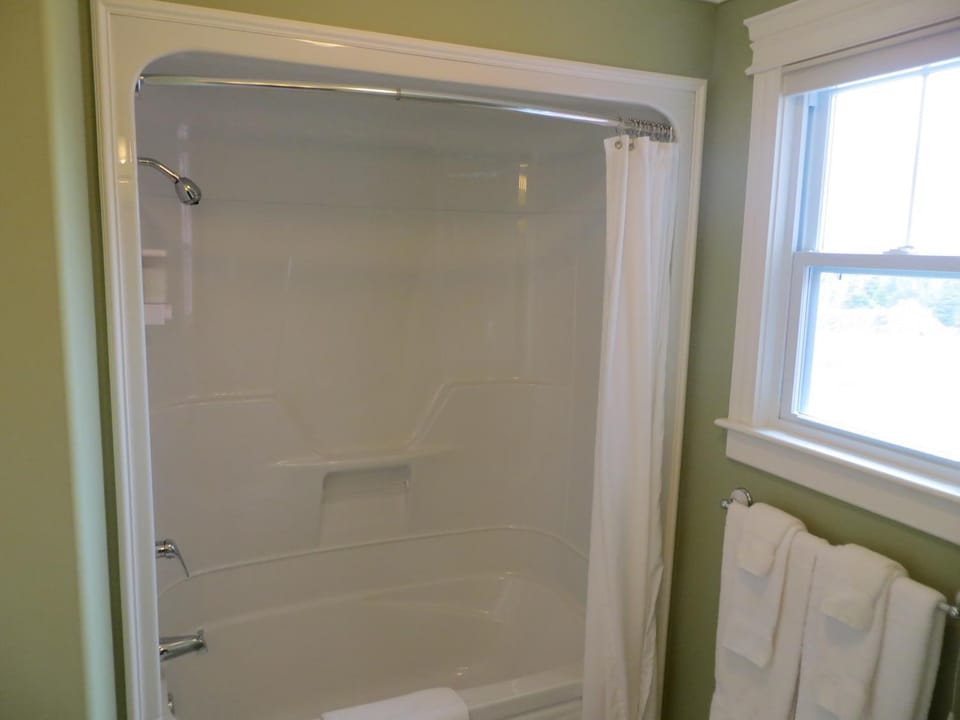 Shower, Bath, towels