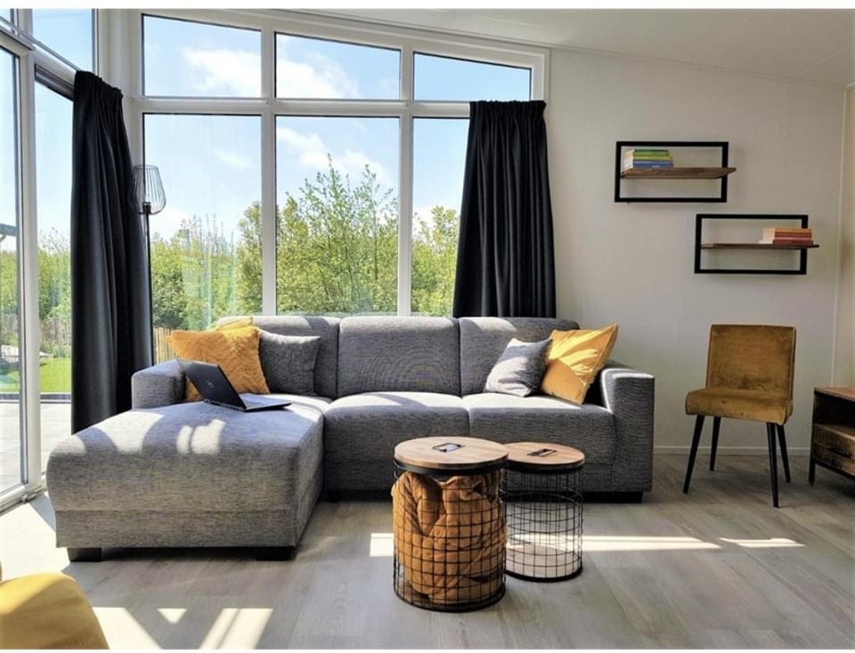Knus chalet Heidebloem Recreational purposes only Chalet in Putten
