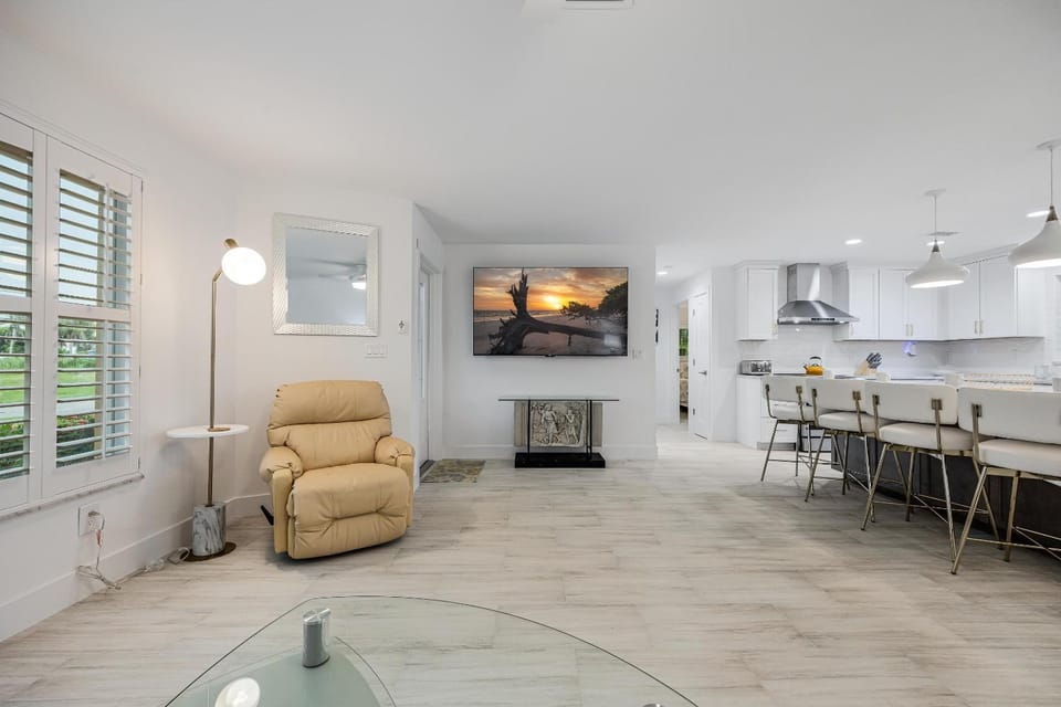 Villa Beachside Bliss House in Cape Coral