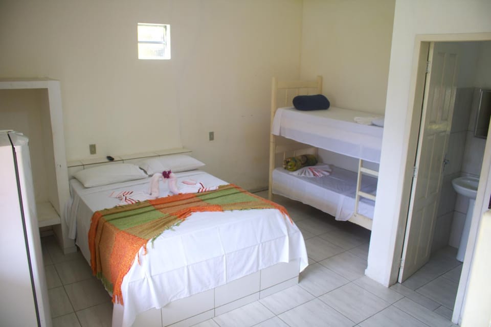 Bed, Photo of the whole room, bunk bed