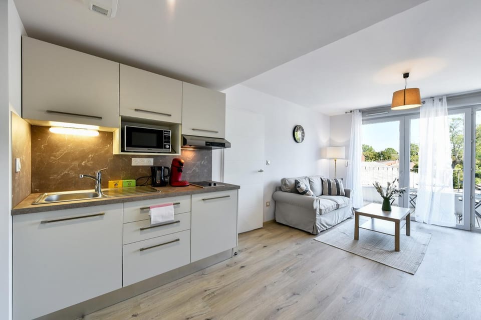 Kitchen or kitchenette, Seating area