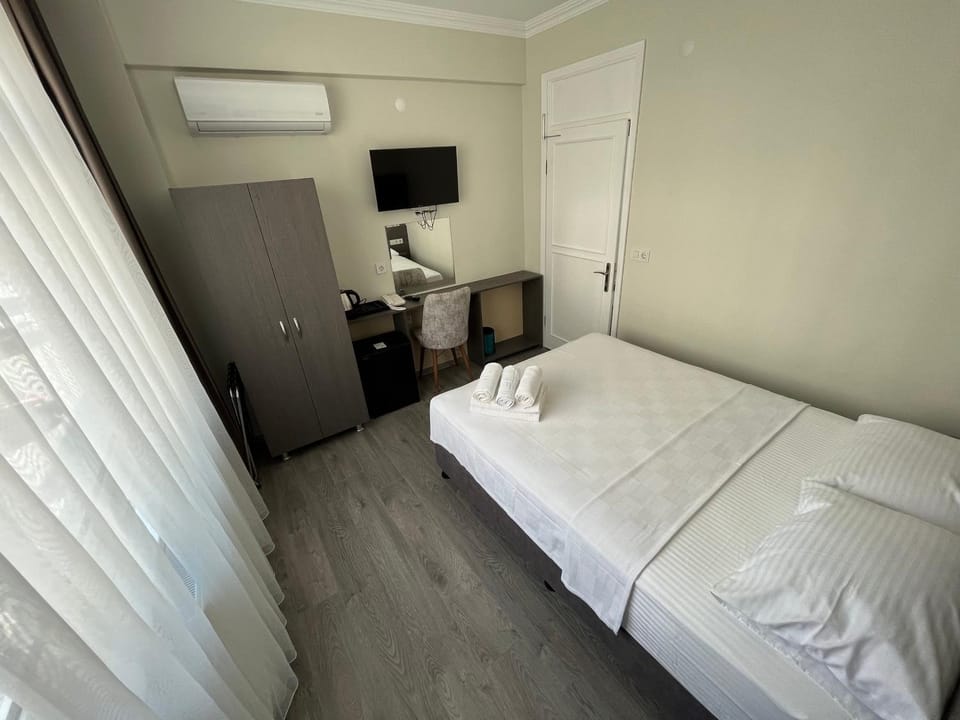 Bed, Bedroom, wardrobe