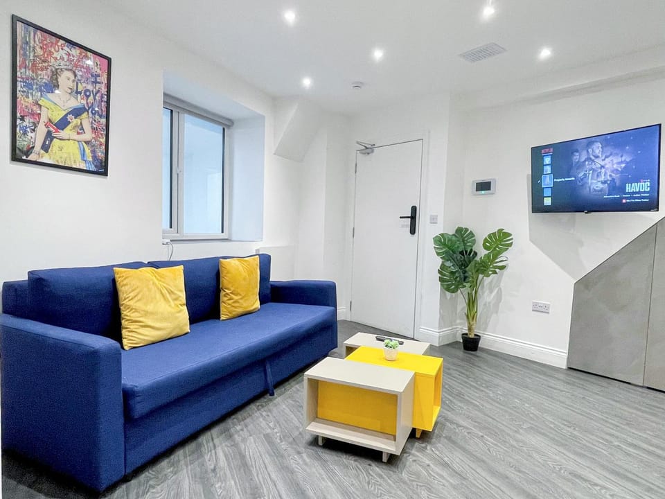 TV and multimedia, Living room, Seating area