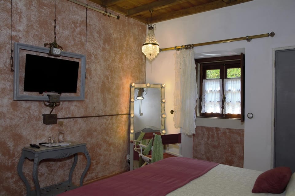 TV and multimedia, Photo of the whole room, Bedroom