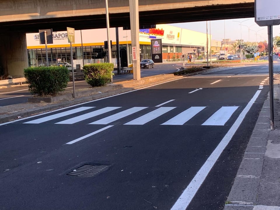 Neighbourhood, Street view