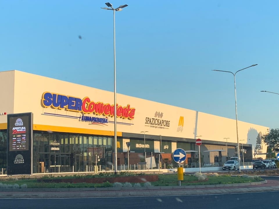 On-site shops, Supermarket/grocery shop