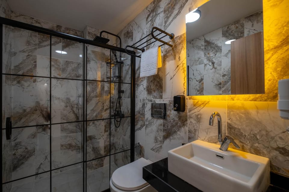 Shower, Toilet, Bathroom, heating