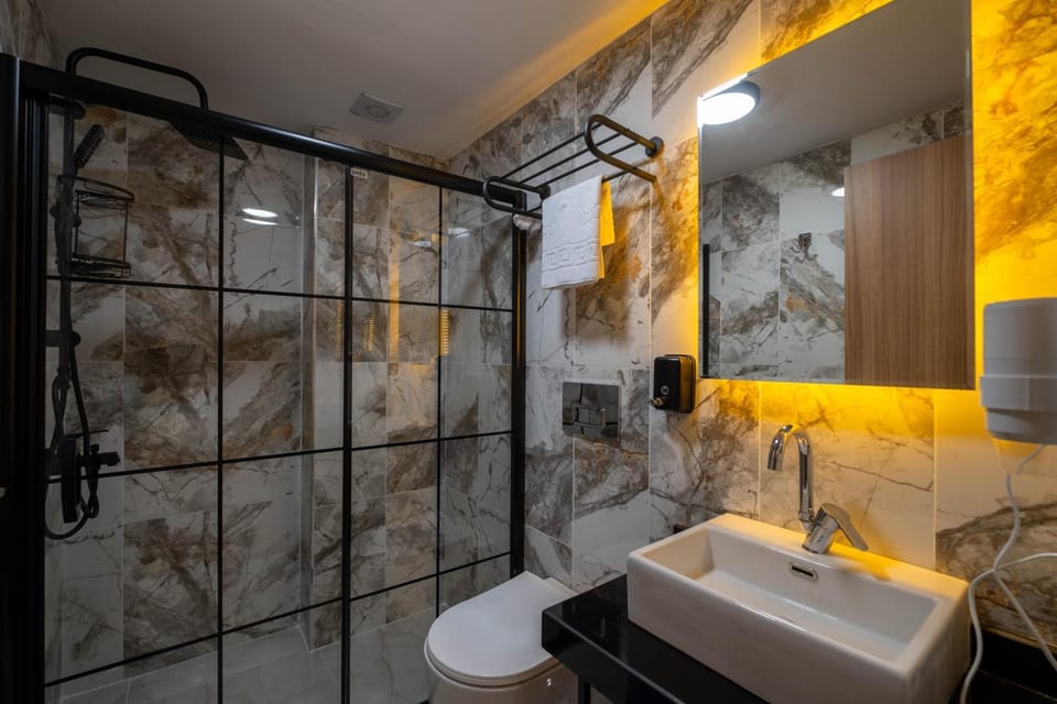 Shower, Bathroom, Bath, towels