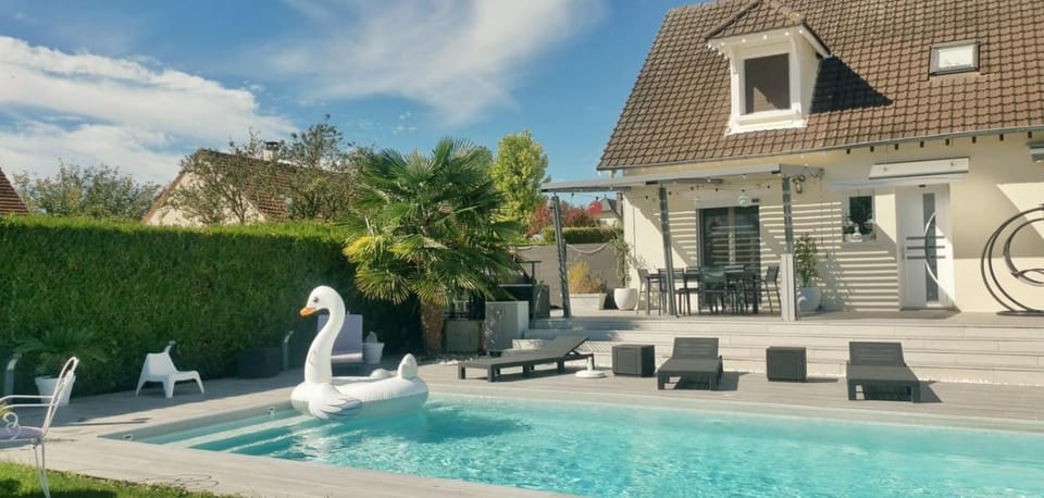 Day, Garden, Garden view, Pool view, Swimming pool, sunbed