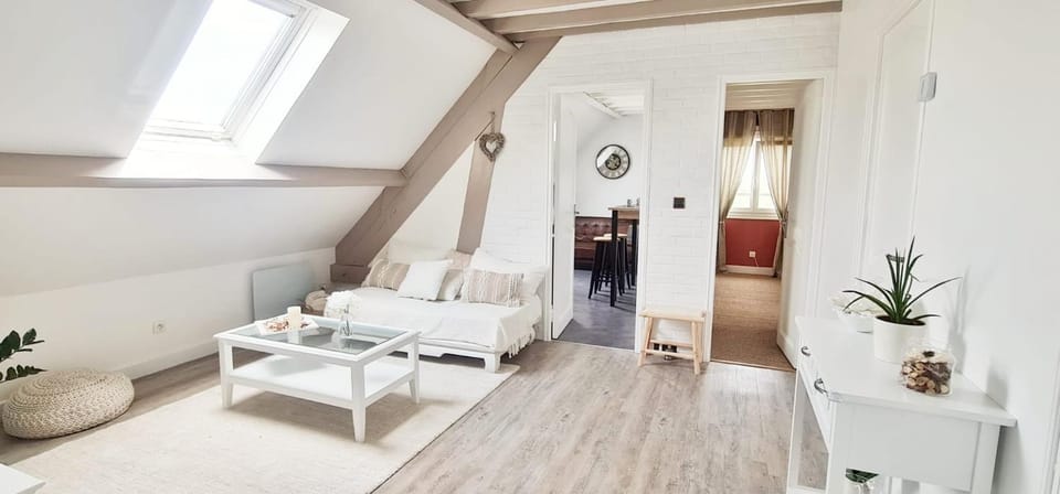 Living room, Photo of the whole room