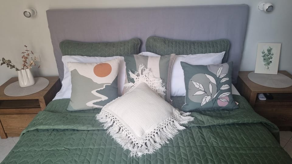 TV and multimedia, Balcony/Terrace, Bedroom, wardrobe, air conditioner