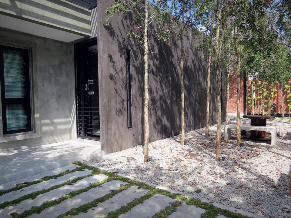 Facade/entrance, Balcony/Terrace