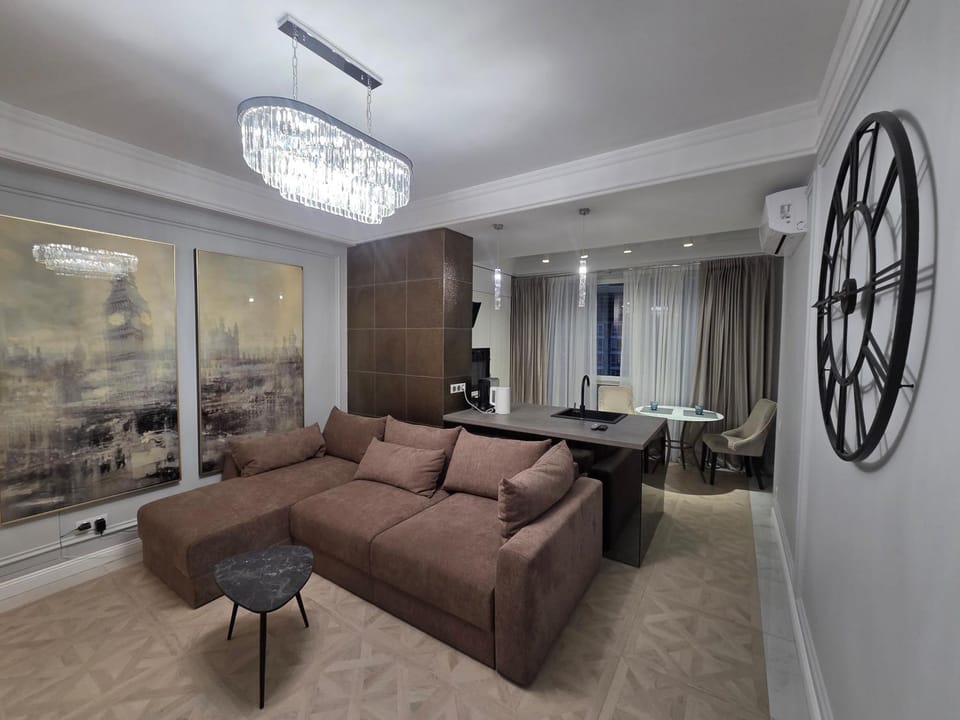 Extra Vision Double Room near Stefan cel Mare Apartment in Chișinău