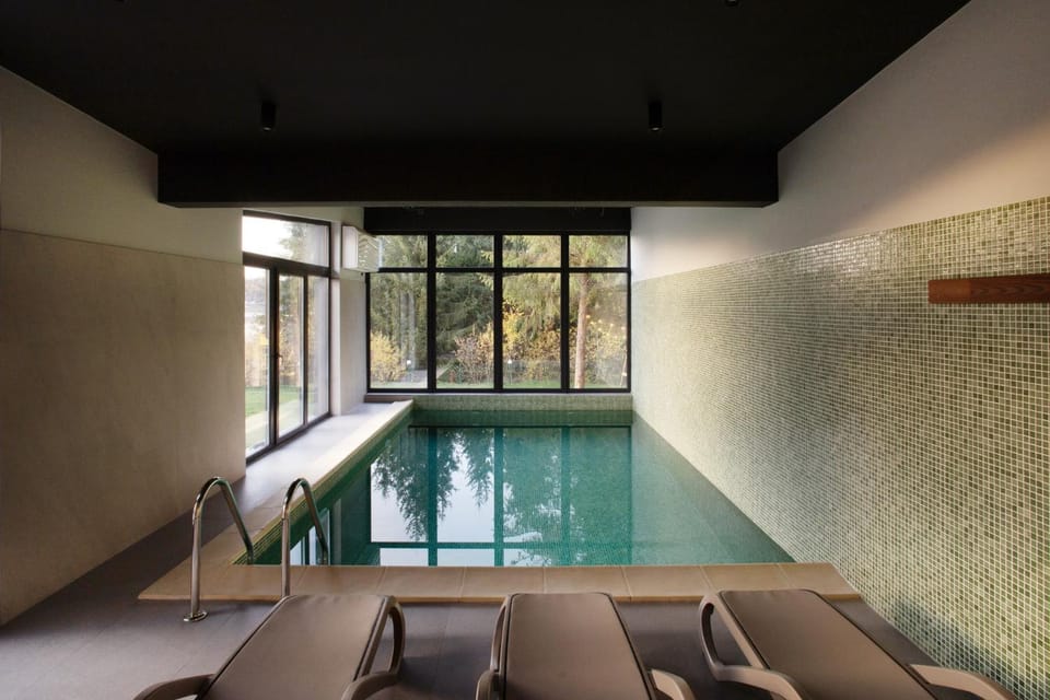 Swimming pool, Swimming pool