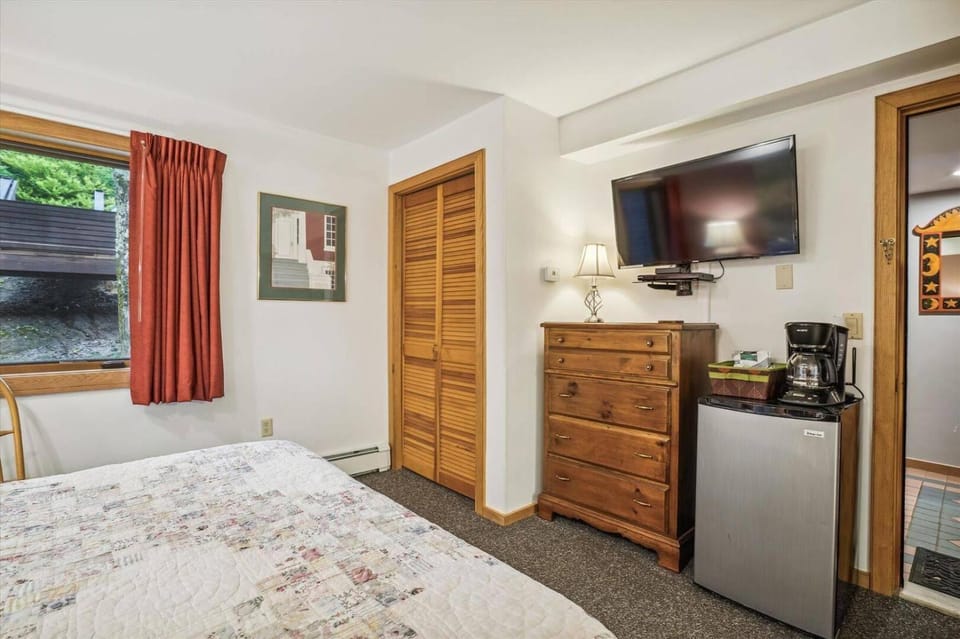 Highridge Condo Unit B16A House in Mendon