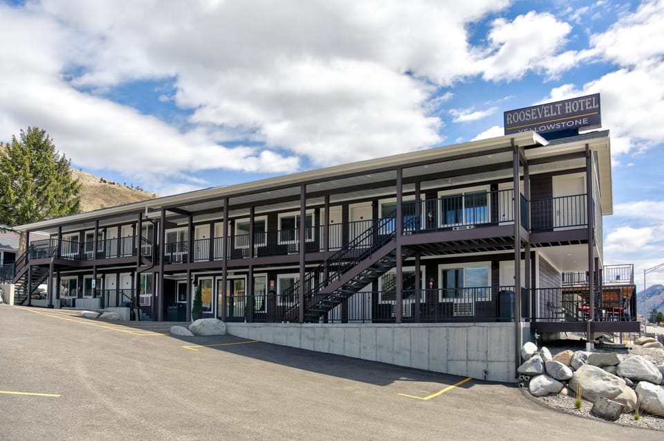 Property building, Day, Business facilities