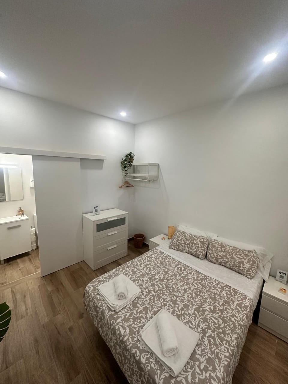 Triana Riverside Hostel in Seville