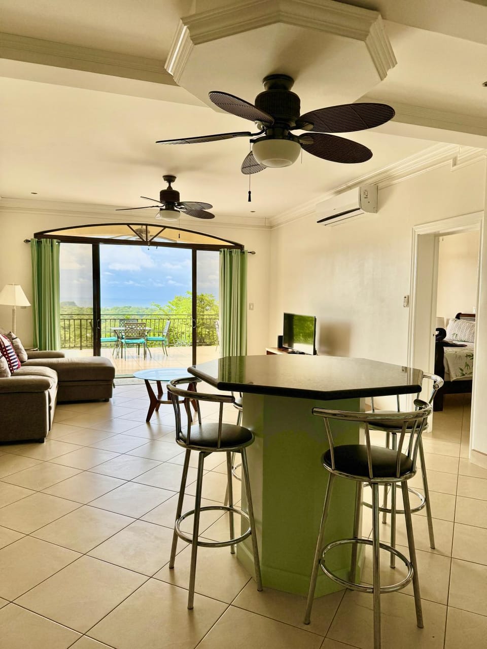 Seaside Serenity 2b2b with Panoramic Terrace House in Coco