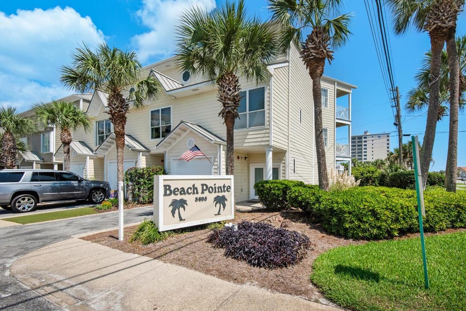 Beach Pointe 101 House in Destin