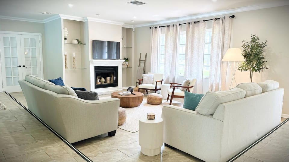 Living room, Seating area