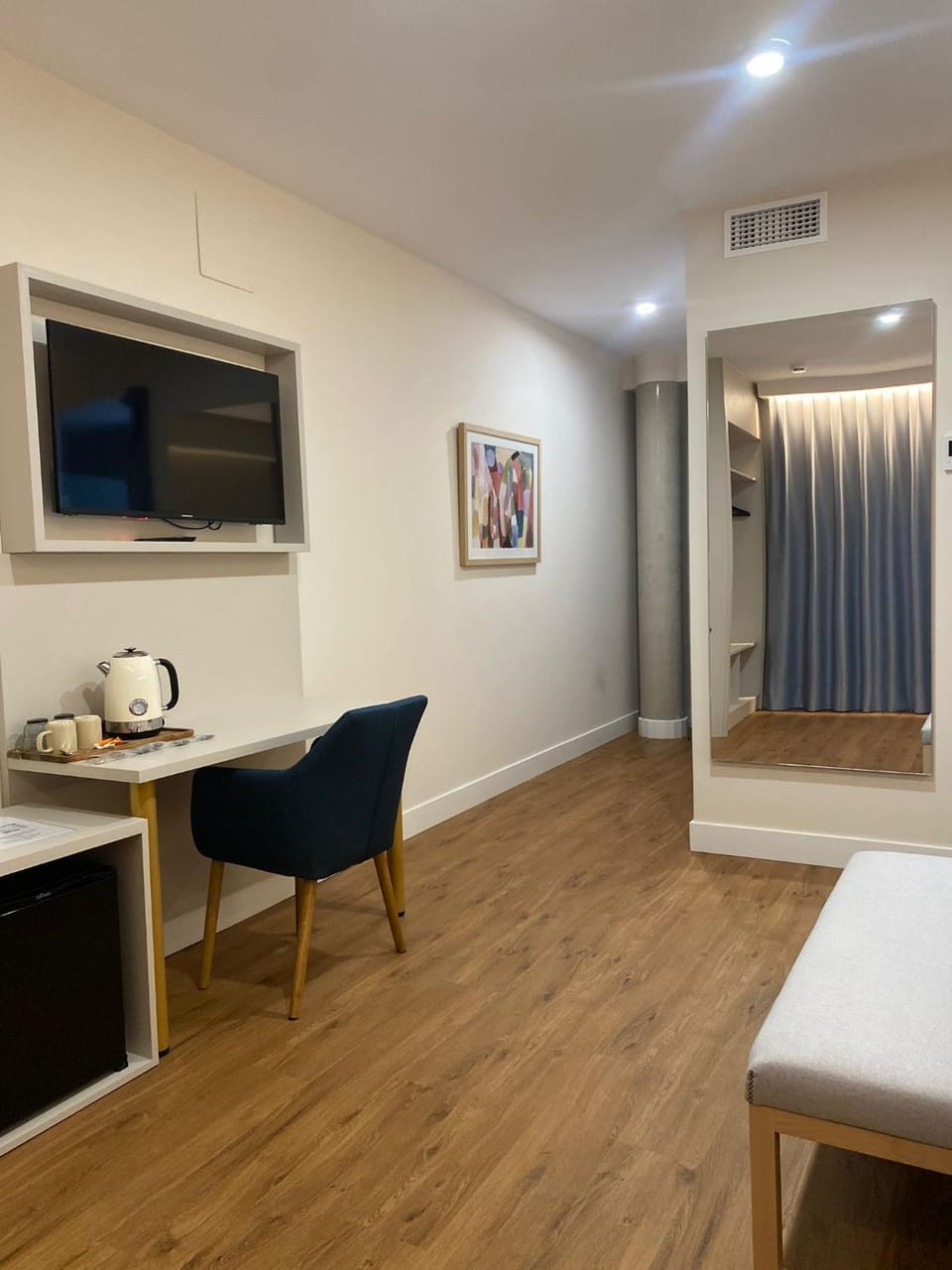 Seating area, Bedroom