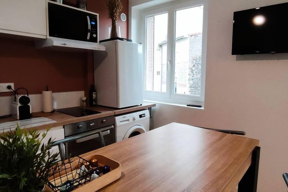 TV and multimedia, Coffee/tea facilities, Dining area, minibar, pet friendly