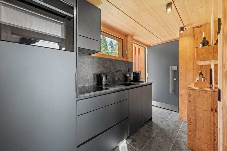 BBQ facilities, Coffee/tea facilities, Kitchen or kitchenette, oven, pet friendly, stove