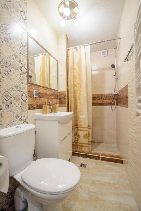 Shower, Bathroom